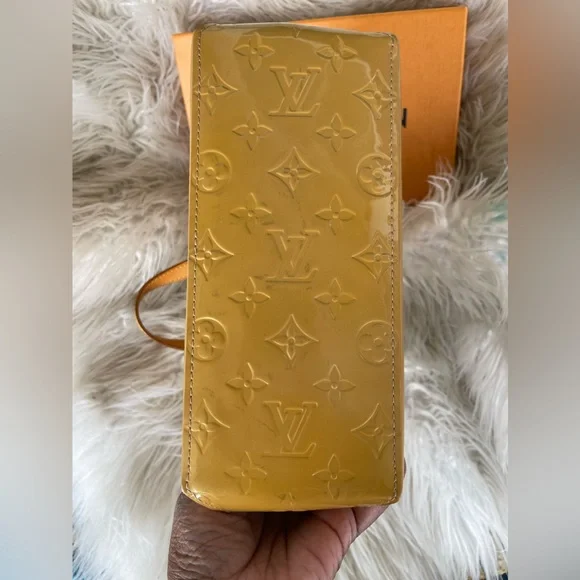 Authentic Louis Vuitton Reade PM - Picture 5 of 10